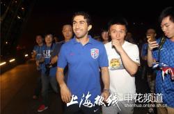 关于申花重伤倒地，哈兰德全队围拢祈祷，场面感人的信息